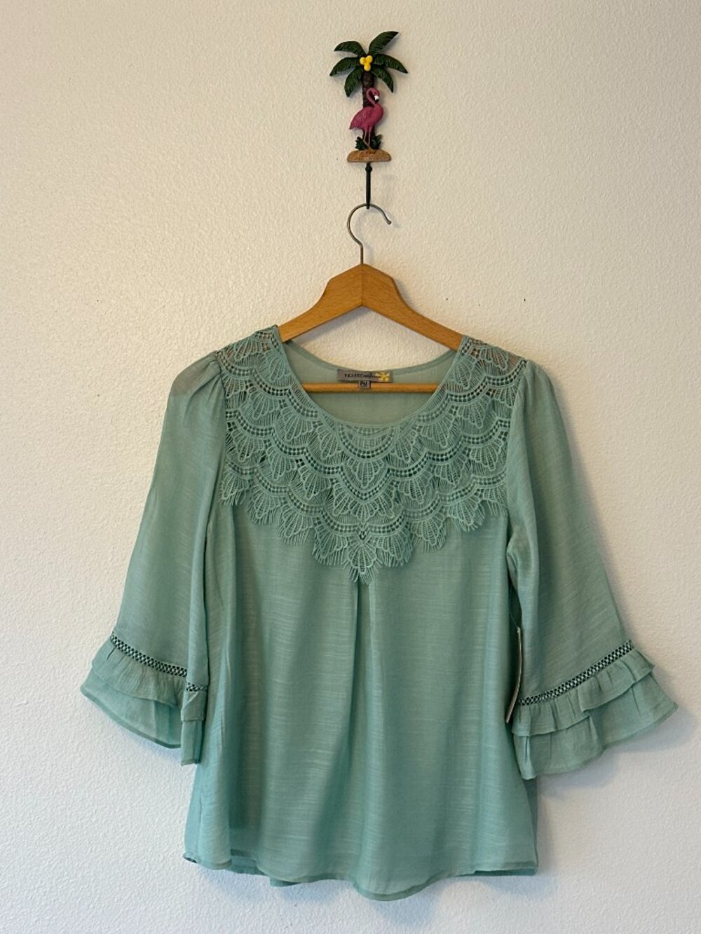 Fig & Flower Petite M Mint Green Lace Ruffle Sleeve Blouse NWT